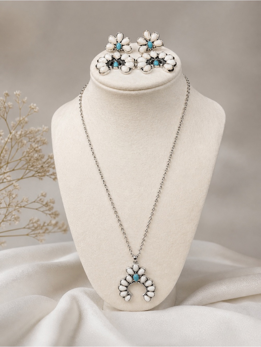 Western Turquoise Floral Jewelry Set Necklace Earrings Silver Tone Statement